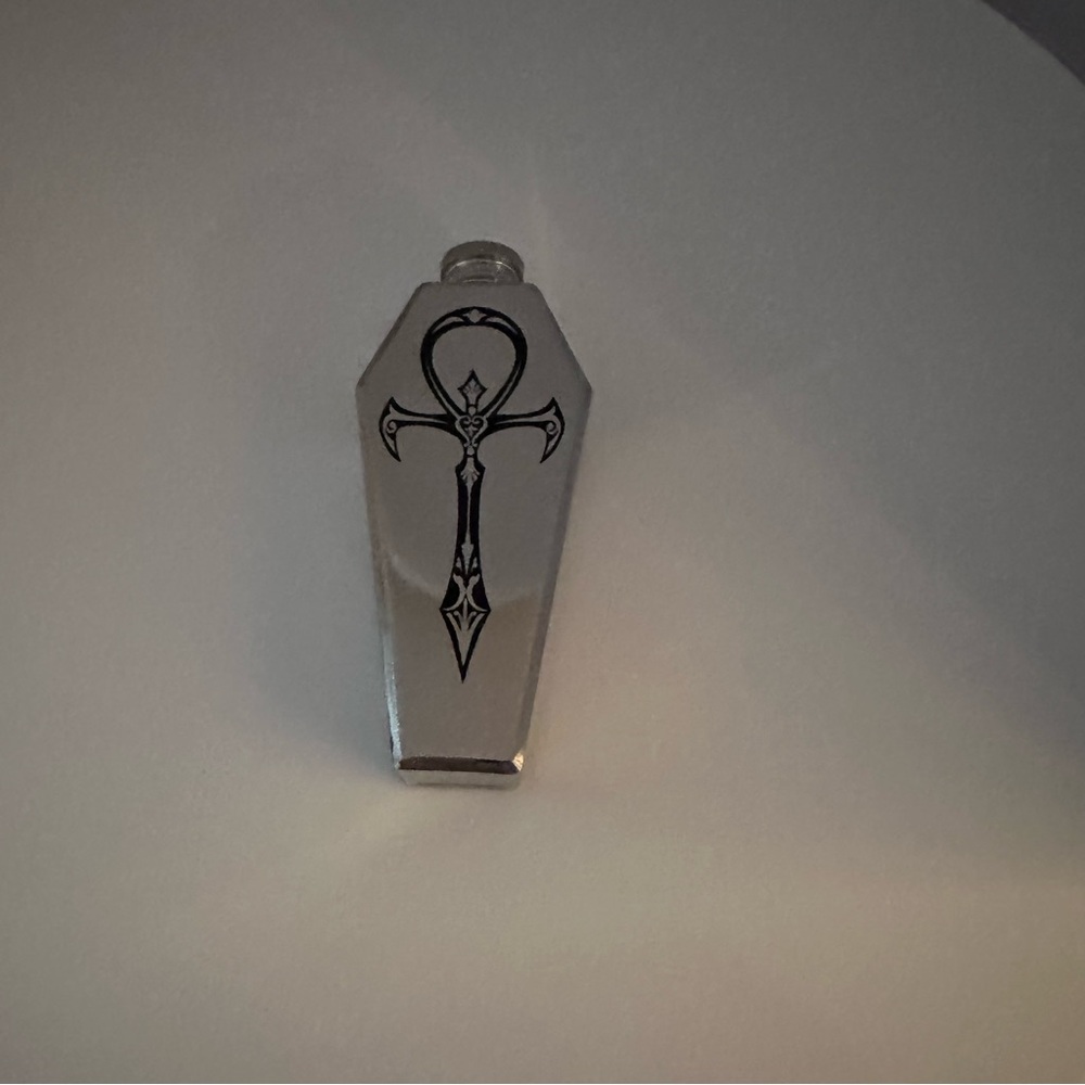 NWT Ankh Metal Flask
SILVER / ONE SIZE